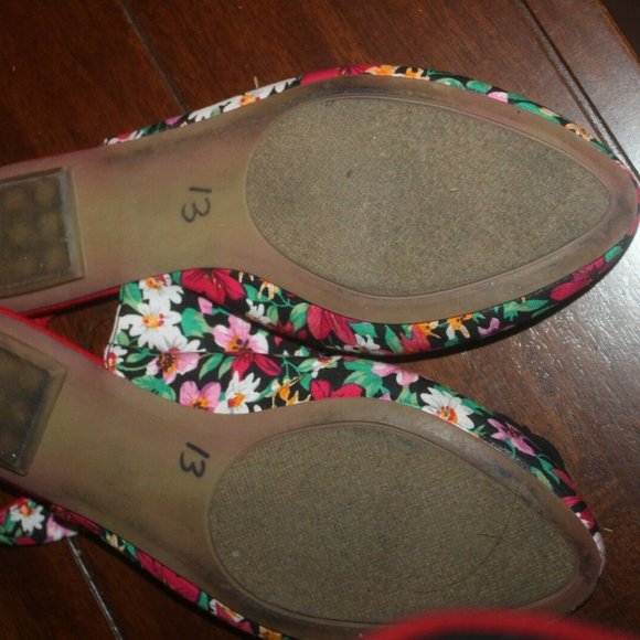Rampage floral multicolor fabric sling back black flats rubber sole size 7.5…EUC - Picture 5 of 5
